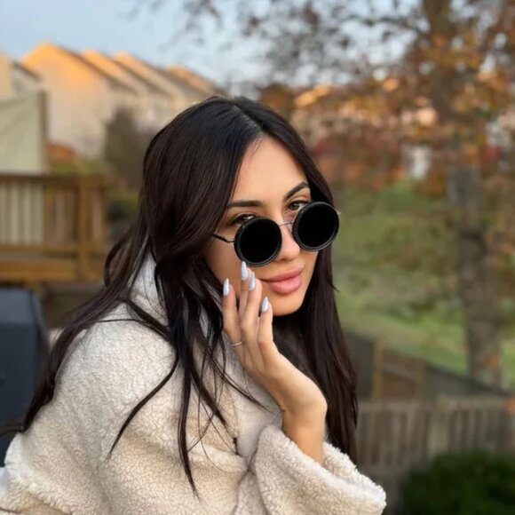 🕶️Adjustable Tint Round Sunglasses – All Black Frame 🕶️ - Picture 6 of 7